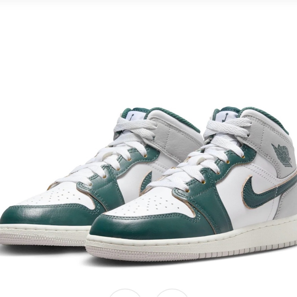 Nike Air Jordan 1 Mid SE Big Kid